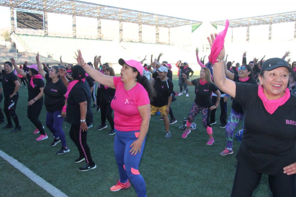Baile entretenido, futbol y muchas disciplinas más fueron en las que se dieron cita cientos de mujeres en la capital regional.