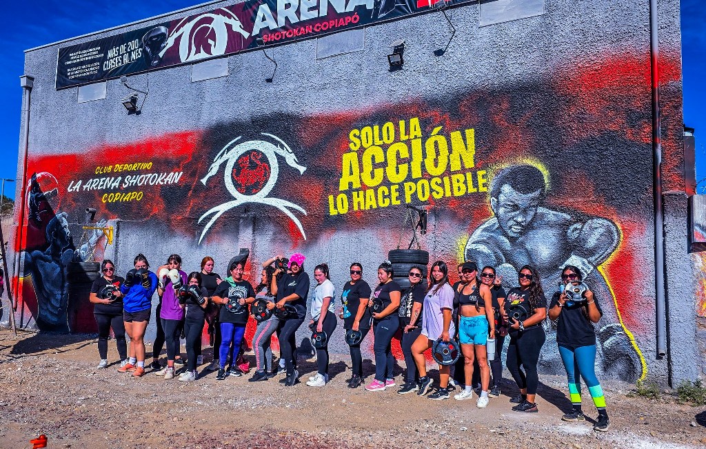 Club Shotokan Copiapó habilitó un gimnasio urbano de boxeo gratuito para la comunidad
