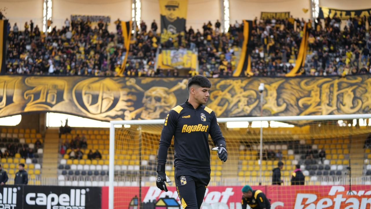Cristóbal Dorador, el niño arquero que emigró de Copiapó y hoy a sus 19 años sueña como parte del plantel del campeón del fútbol chileno