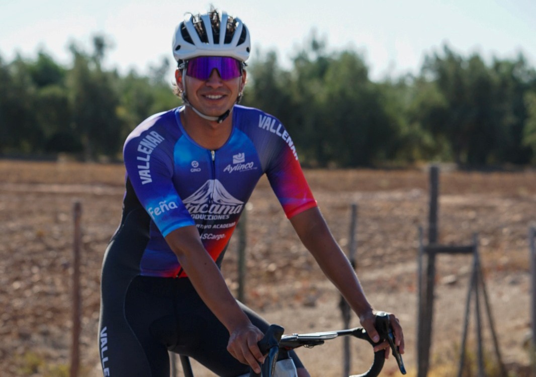 Destacado Ciclista Vallenarino, Bastián Díaz, denuncia deficiente gestión del IND Atacama lo que generó la no adquisición de Bicicleta contra Reloj