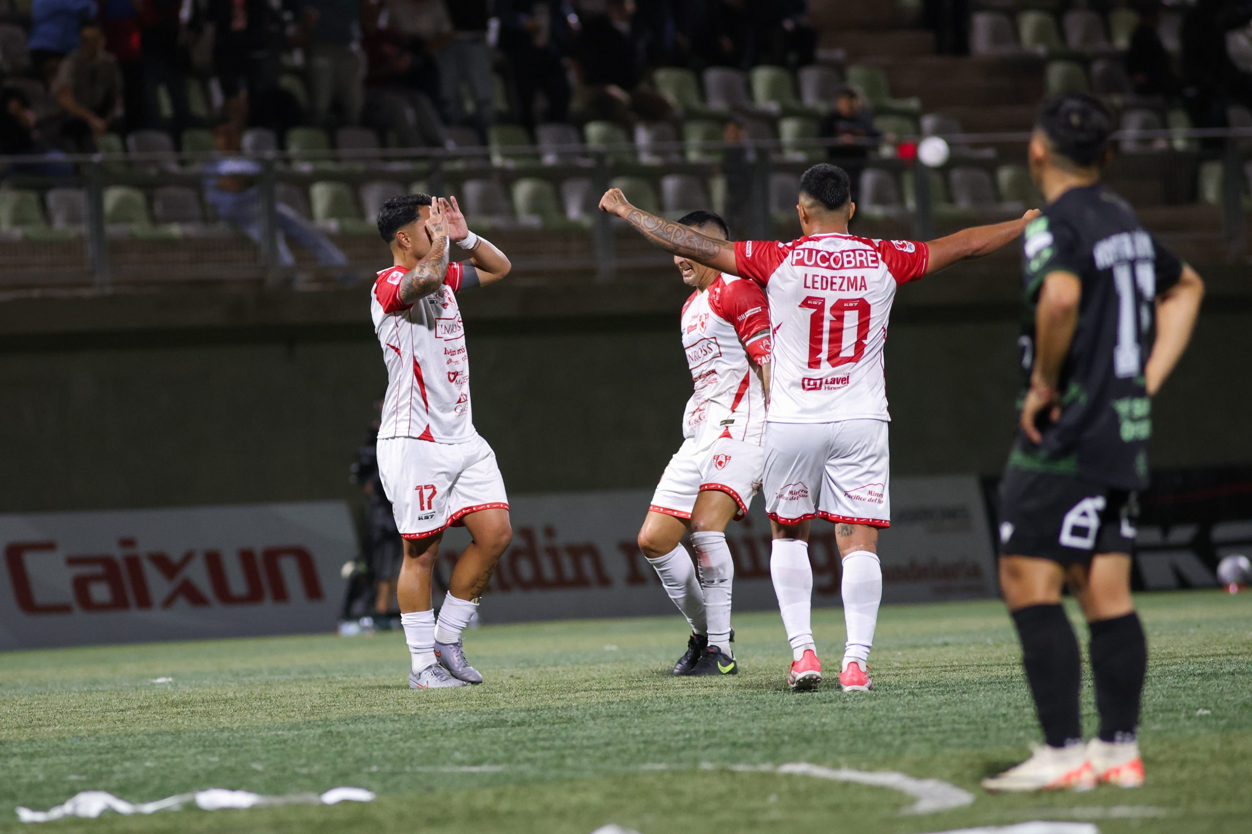 Golazo en el último suspiro: Copiapó rescata empate ante Temuco en el aniversario del León