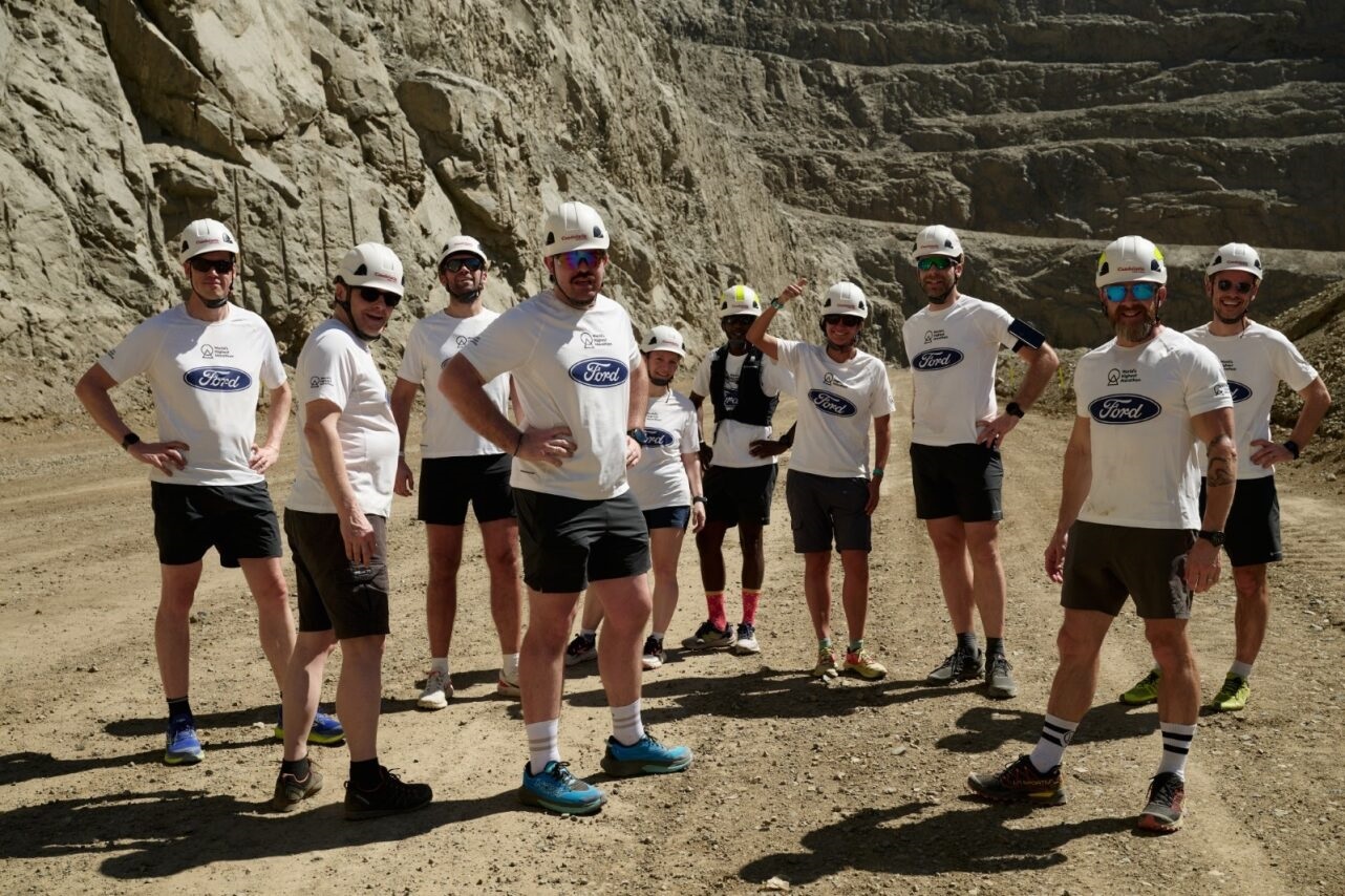 Entrenaron en Minera Candelaria y completaron la maratón más alta del mundo desde el Volcán Ojos del Salado