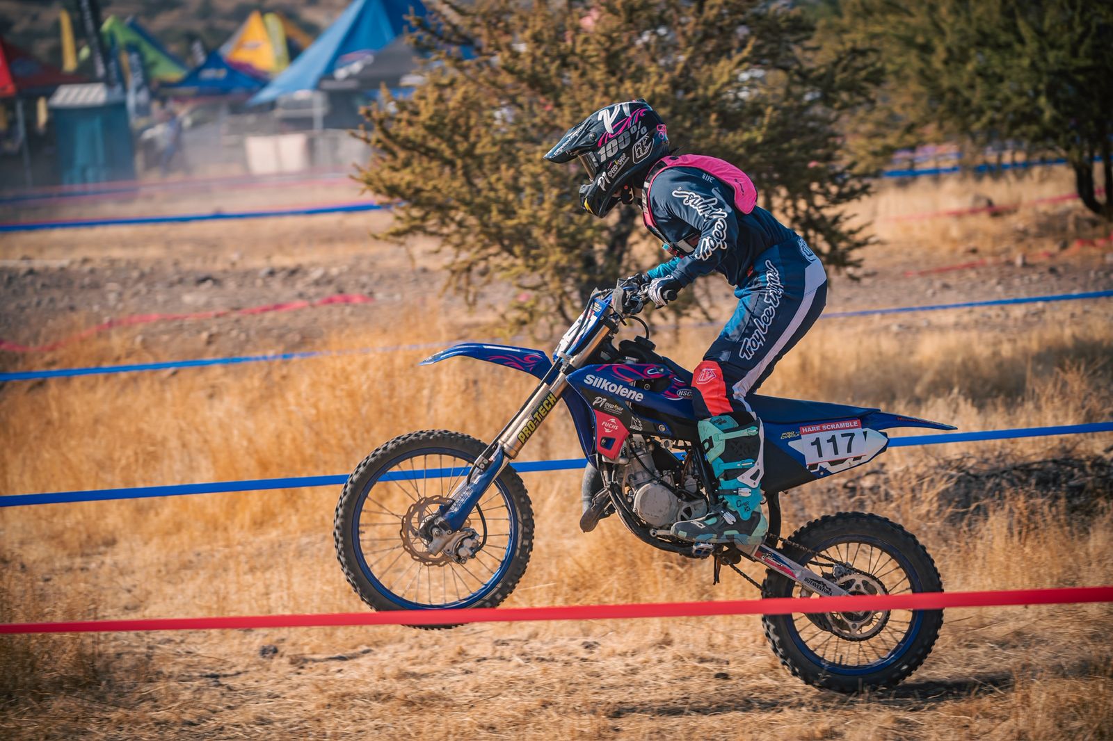 Copiapina Florencia Cabrera arrasa en Rungue con doble triunfo en exigente competencia de motociclismo