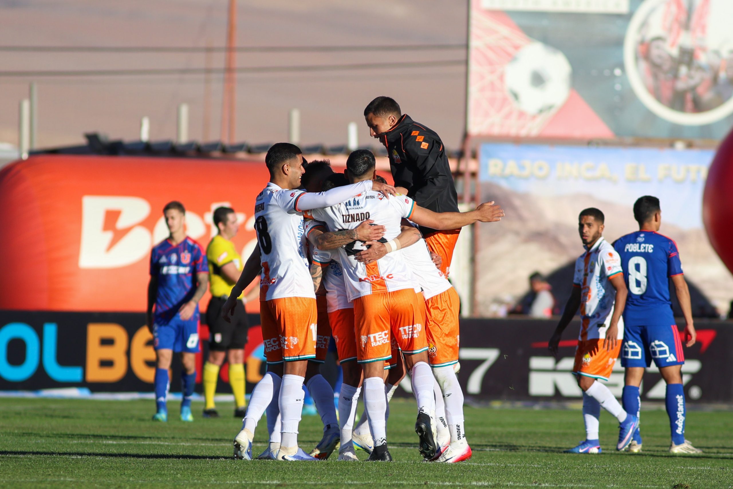 ¡Cobresal despertó en El Salvador! Mineros derribaron a la U con un golazo de Steffan Pino