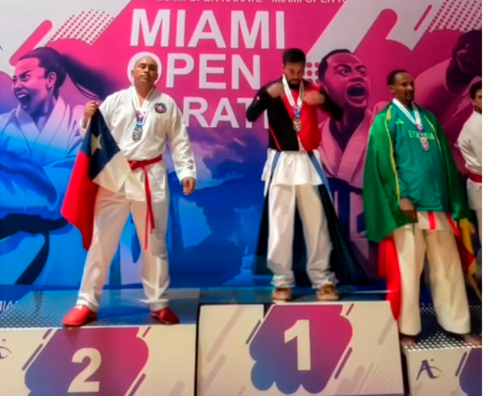 Sensei copiapino Mauricio Farías brilló en el Open Internacional de Miami 2026 y ascendió a Tercer Dan en Kickboxing