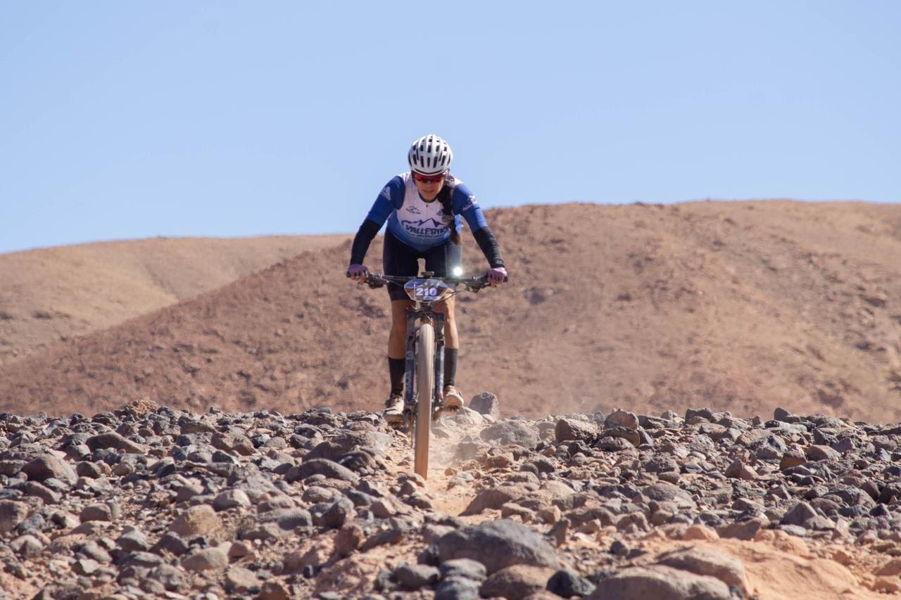 Atacameña María de los Ángeles Araya conquista el podio en el exigente Atacama Challenger 2026