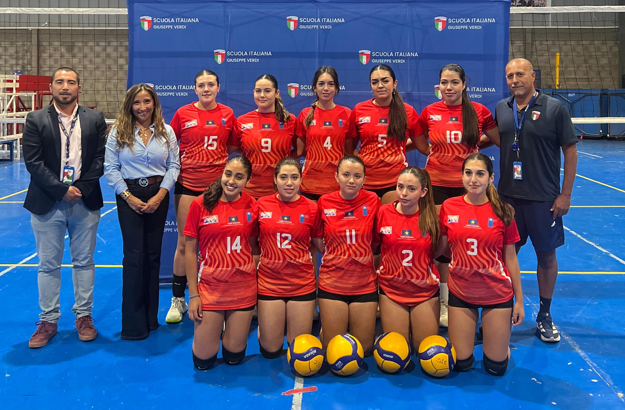 RUMBO A EUROPA: Voleibolistas de la Scuola Italiana de Copiapó se preparan con todo para su participación en Hungría