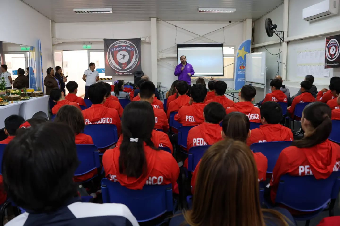 Club de Balonmano Pedagógico de Copiapó organizó una clínica deportiva liderada por el destacado entrenador Felipe Barrientos