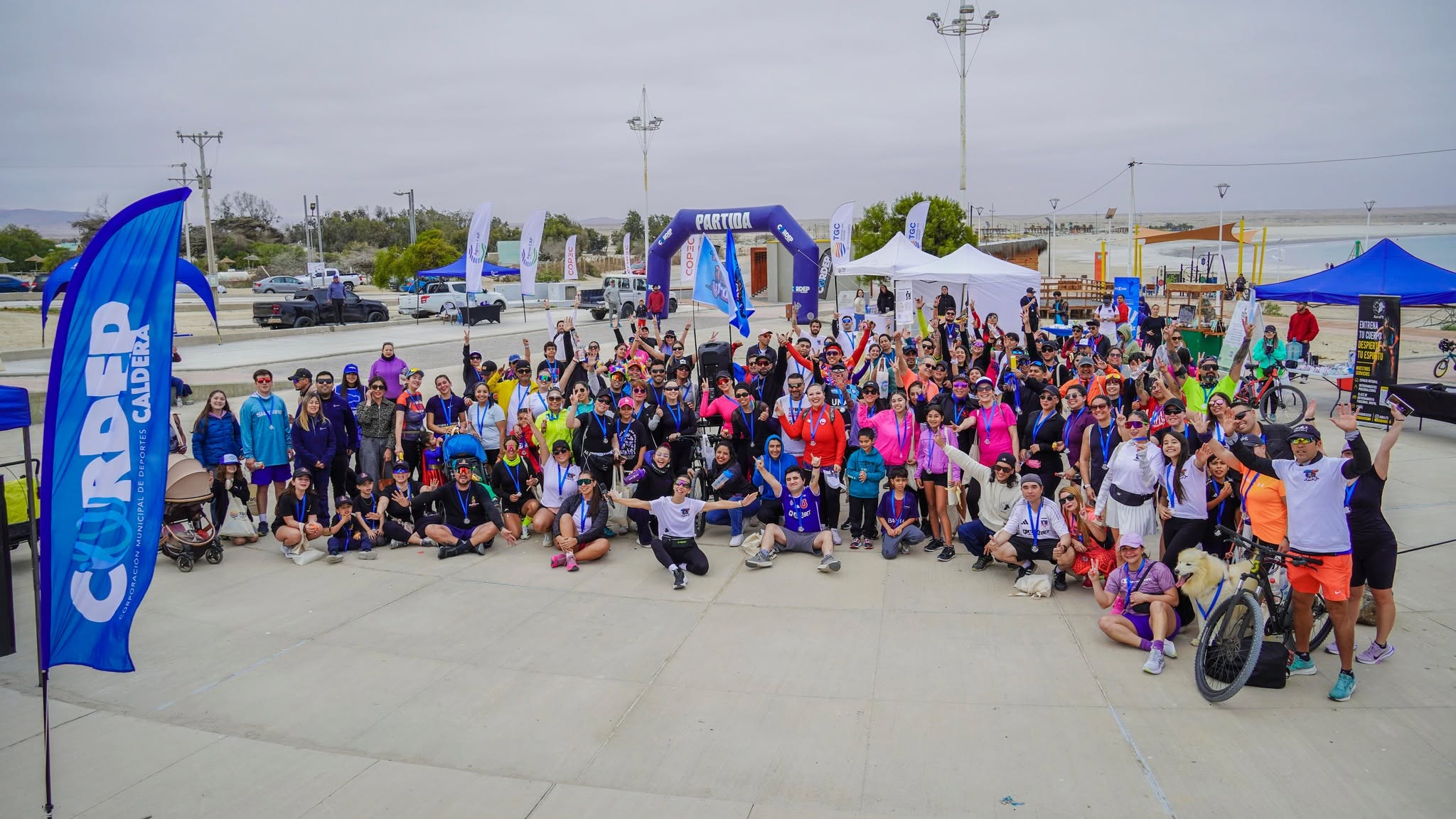 Social Run Party Caldera debutó con una masiva convocatoria y convirtió el borde costero en una verdadera fiesta del deporte