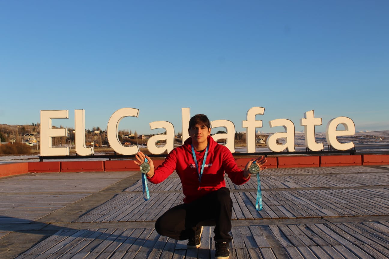 Nadador Atacameño de aguas gélidas Matías Veas Iribarren conquista siete medallas en la Winter Swimming World Cup de Calafate