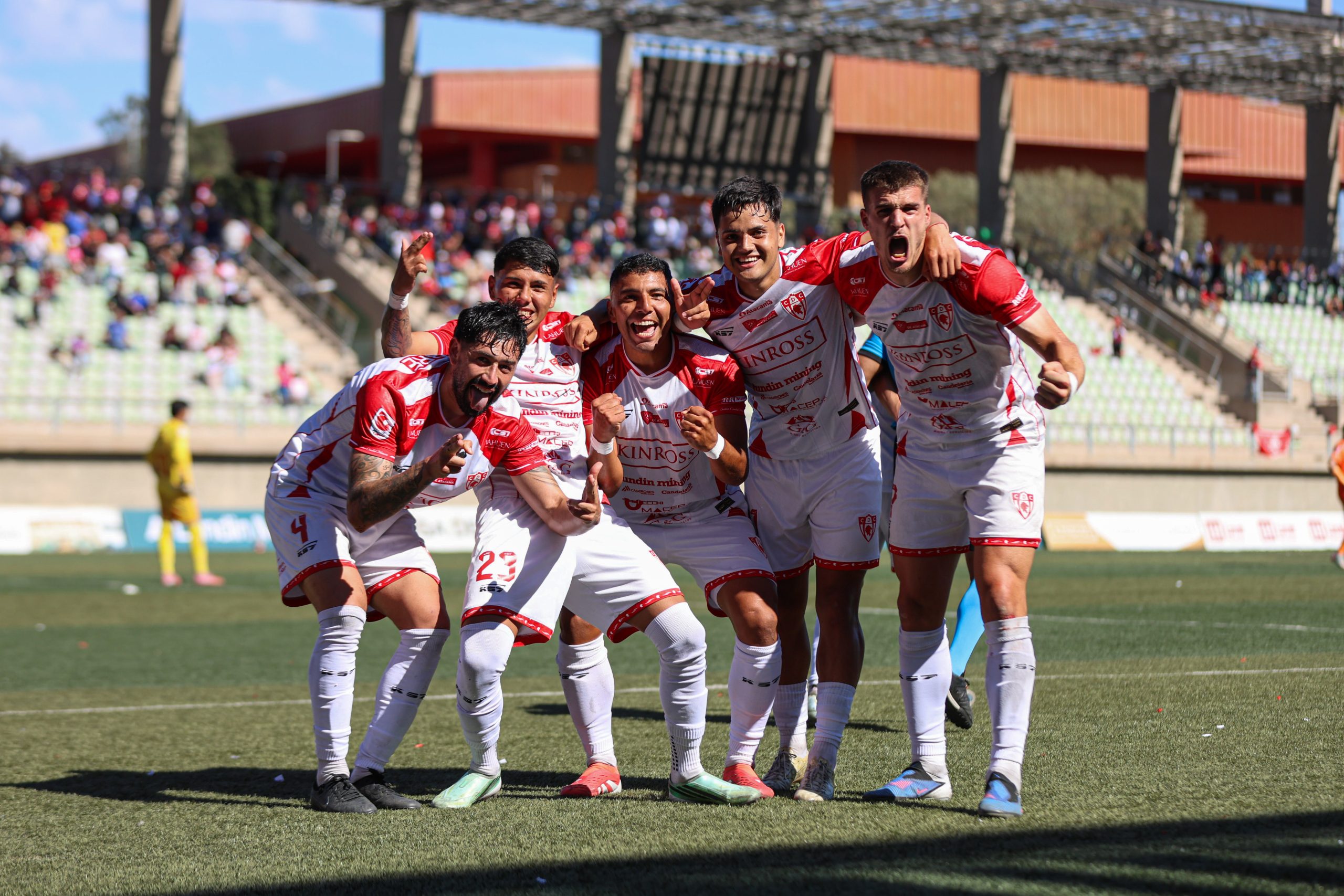 Deportes Copiapó venció a Cobreloa y sigue en carrera por la liguilla del Ascenso
