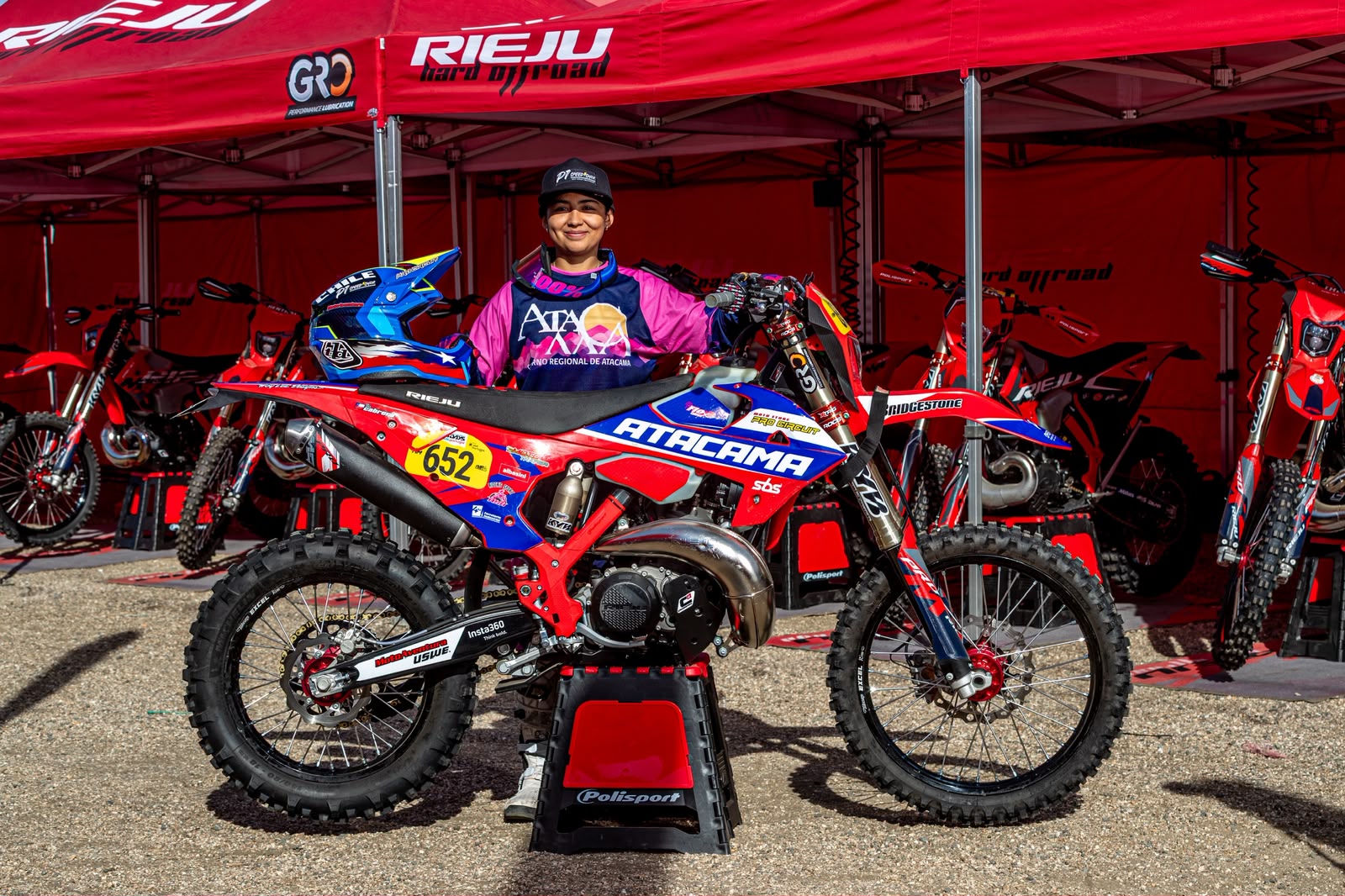 Florencia Cabrera completa su primer Six Days y lleva el nombre de Atacama al Mundial de Enduro en Portugal
